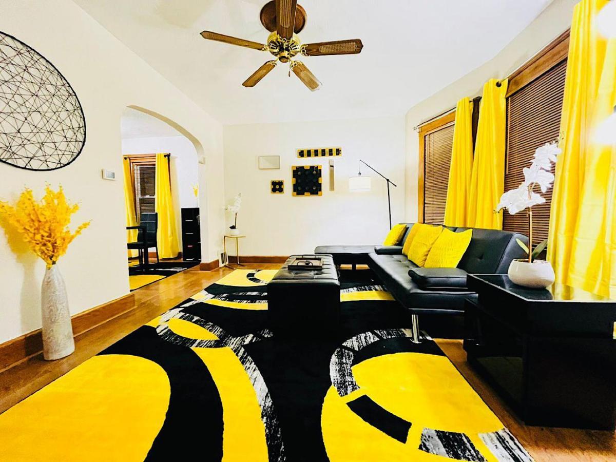 The Amber Retreat - Brooklyn Centre Comfort - Charming Space For Families, Couples & Business Travelers Near Downtown - With 300Mb Wifi, Parking & Self Check-In 克里夫兰 外观 照片