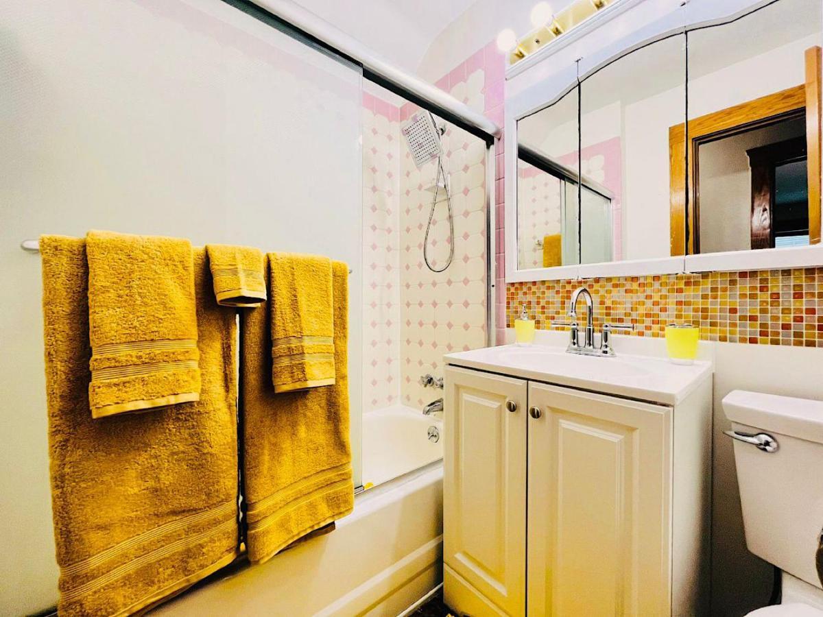 The Amber Retreat - Brooklyn Centre Comfort - Charming Space For Families, Couples & Business Travelers Near Downtown - With 300Mb Wifi, Parking & Self Check-In 克里夫兰 外观 照片