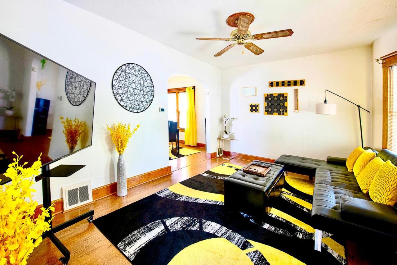 The Amber Retreat - Brooklyn Centre Comfort - Charming Space For Families, Couples & Business Travelers Near Downtown - With 300Mb Wifi, Parking & Self Check-In 克里夫兰 外观 照片