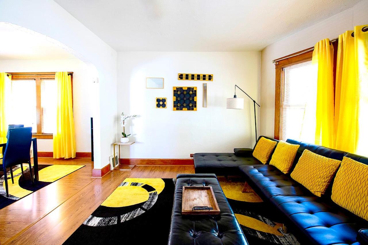 The Amber Retreat - Brooklyn Centre Comfort - Charming Space For Families, Couples & Business Travelers Near Downtown - With 300Mb Wifi, Parking & Self Check-In 克里夫兰 外观 照片