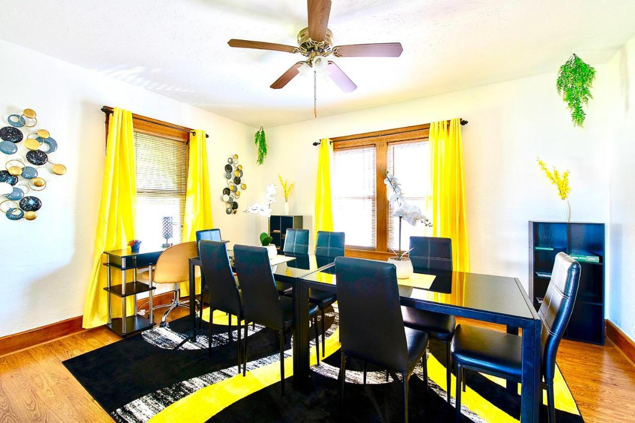 The Amber Retreat - Brooklyn Centre Comfort - Charming Space For Families, Couples & Business Travelers Near Downtown - With 300Mb Wifi, Parking & Self Check-In 克里夫兰 外观 照片
