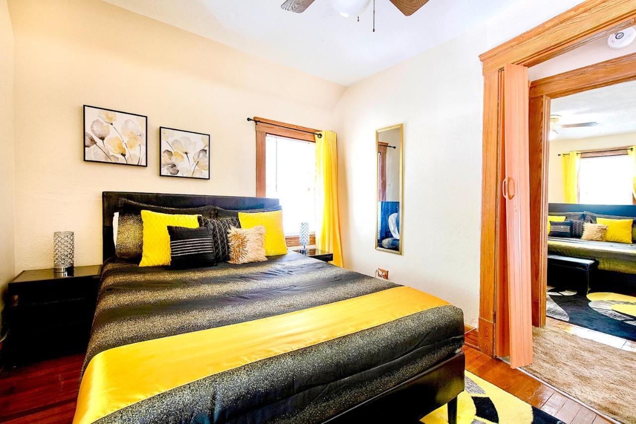 The Amber Retreat - Brooklyn Centre Comfort - Charming Space For Families, Couples & Business Travelers Near Downtown - With 300Mb Wifi, Parking & Self Check-In 克里夫兰 外观 照片
