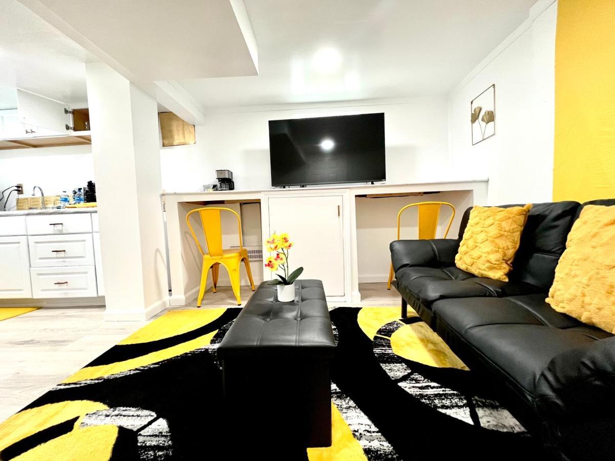 The Amber Retreat - Brooklyn Centre Comfort - Charming Space For Families, Couples & Business Travelers Near Downtown - With 300Mb Wifi, Parking & Self Check-In 克里夫兰 外观 照片