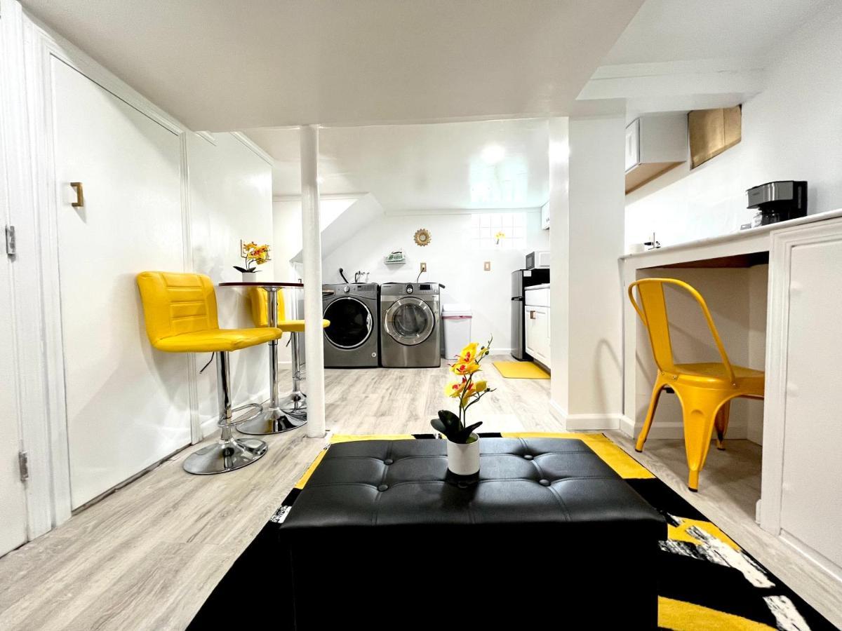 The Amber Retreat - Brooklyn Centre Comfort - Charming Space For Families, Couples & Business Travelers Near Downtown - With 300Mb Wifi, Parking & Self Check-In 克里夫兰 外观 照片