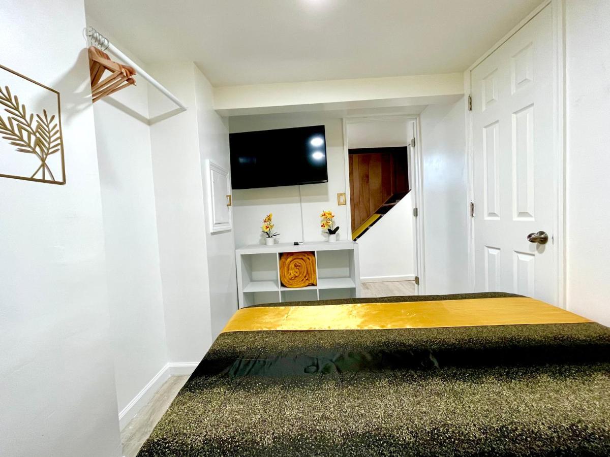 The Amber Retreat - Brooklyn Centre Comfort - Charming Space For Families, Couples & Business Travelers Near Downtown - With 300Mb Wifi, Parking & Self Check-In 克里夫兰 外观 照片