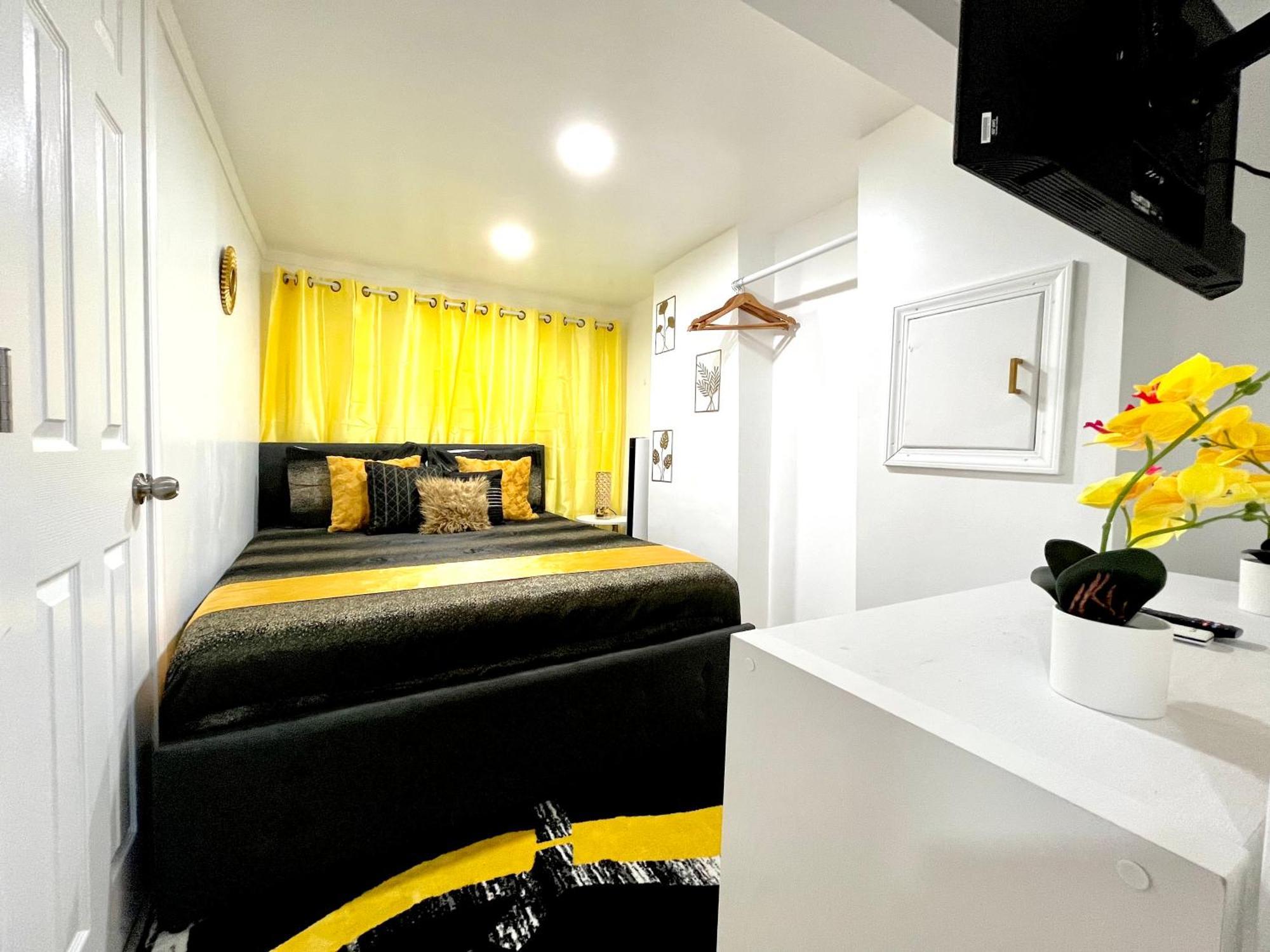 The Amber Retreat - Brooklyn Centre Comfort - Charming Space For Families, Couples & Business Travelers Near Downtown - With 300Mb Wifi, Parking & Self Check-In 克里夫兰 外观 照片